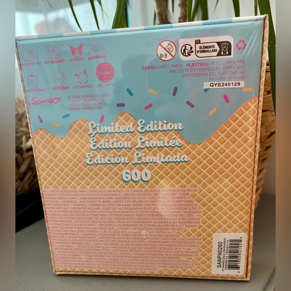 Hello Kitty and Friends SDCC Enamel Pin Limited Edition /600 - Picture 5 of 6